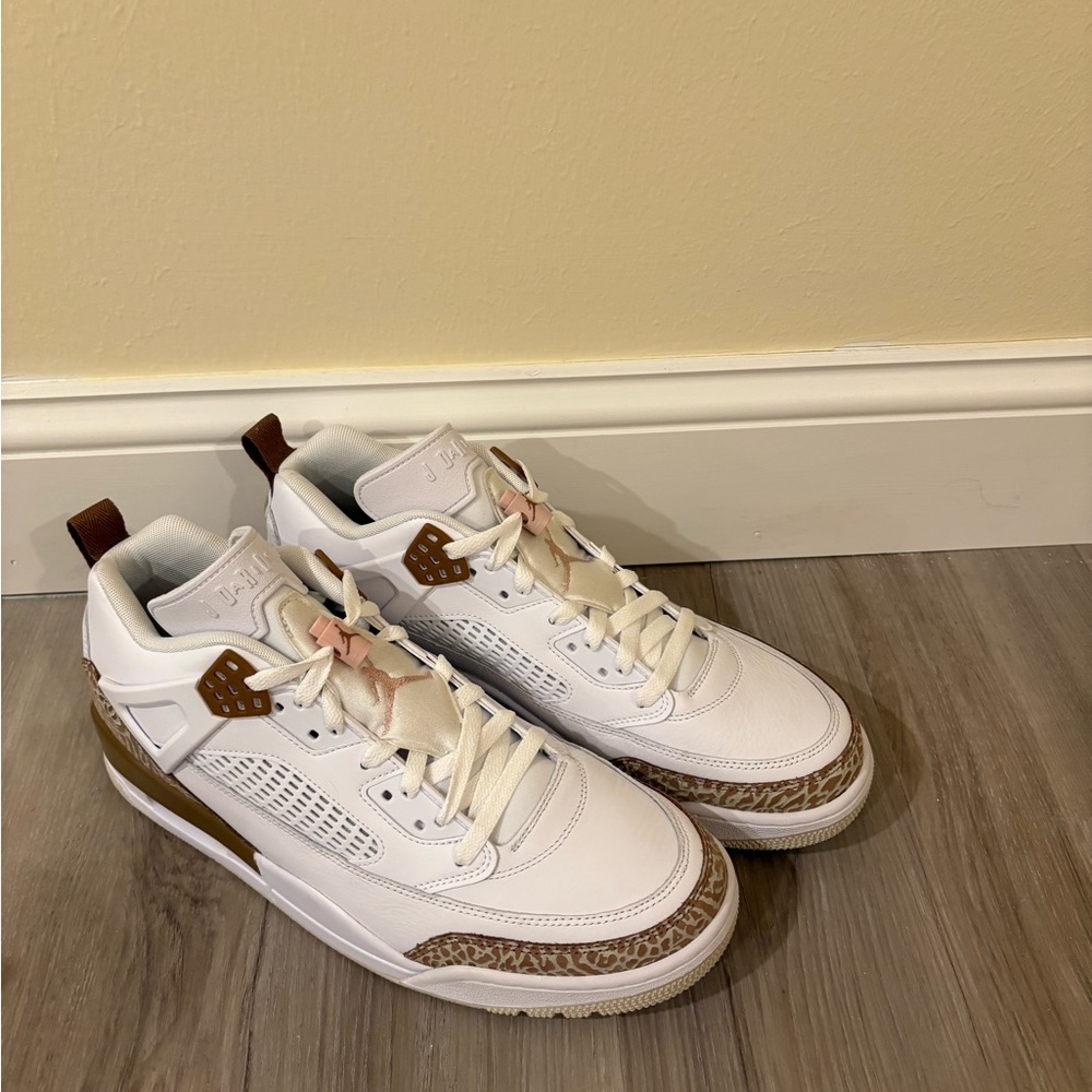 NWOT Jordan Spizike Low Archaeo Brown